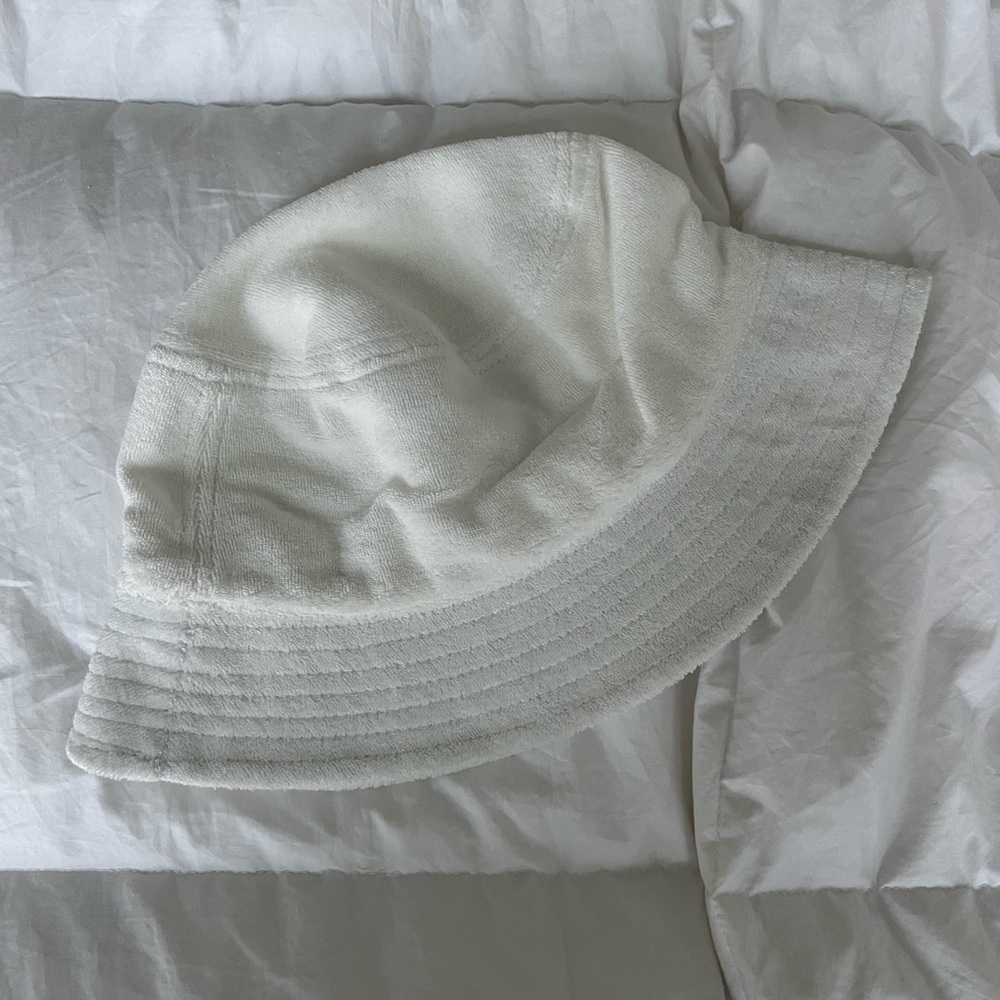 White terry bucket hat